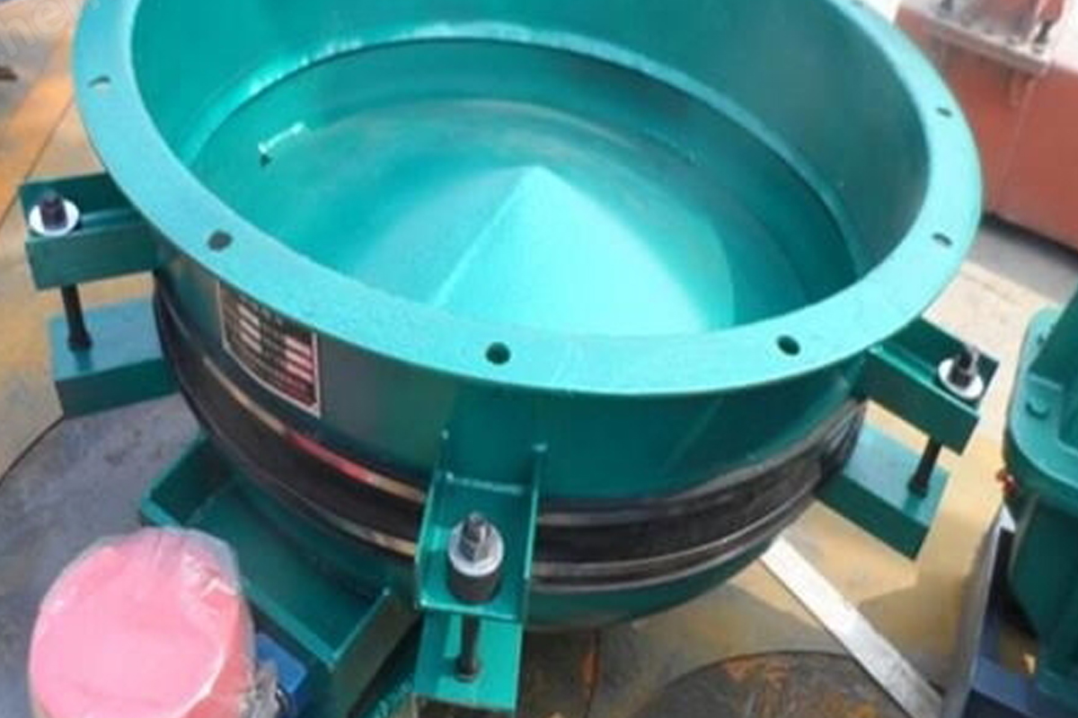 什么是慣性振動(dòng)給料斗，性能特點(diǎn)怎樣